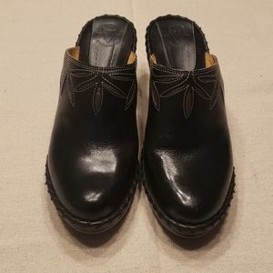 Frye Charlotte Clogs